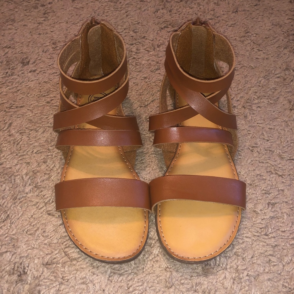 Brown sandals size 4